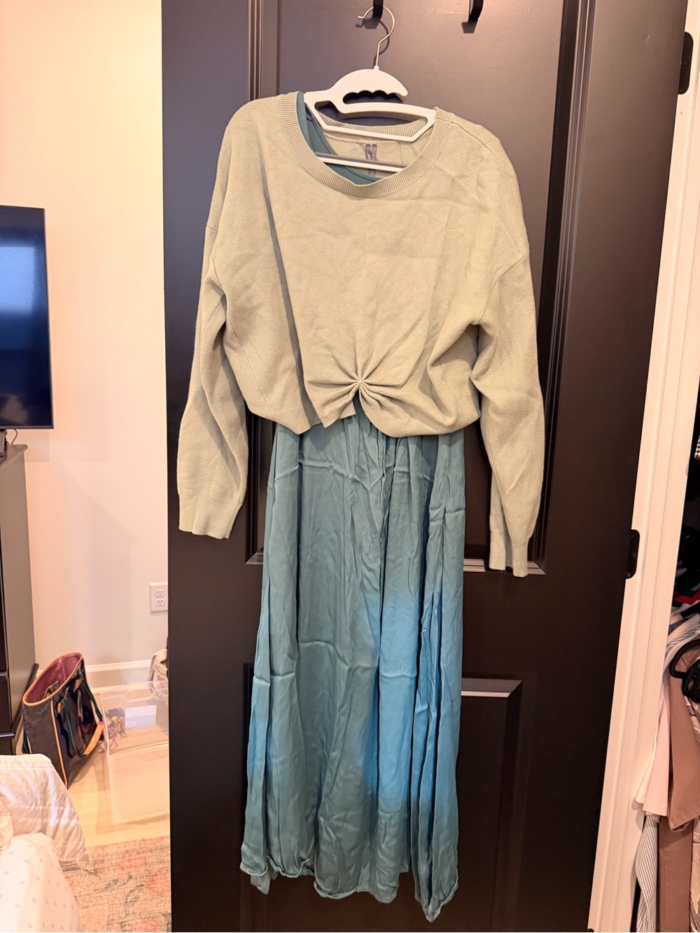 Anthropologie Light Sage Knit Crew with Front Twist